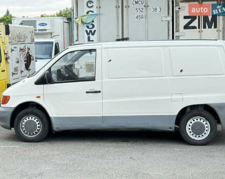 Белый Мерседес Вито, объемом двигателя 2.3 л и пробегом 410 тыс. км за 3500 $, фото 1 на Automoto.ua