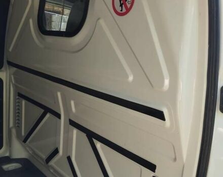 Білий Мерседес Віто, об'ємом двигуна 2.15 л та пробігом 350 тис. км за 4499 $, фото 2 на Automoto.ua