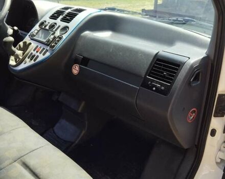 Білий Мерседес Віто, об'ємом двигуна 2.15 л та пробігом 350 тис. км за 4499 $, фото 4 на Automoto.ua