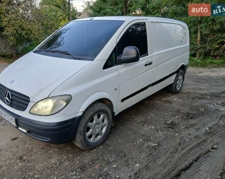 Белый Мерседес Вито, объемом двигателя 2.15 л и пробегом 300 тыс. км за 3000 $, фото 3 на Automoto.ua
