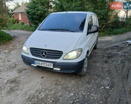 Белый Мерседес Вито, объемом двигателя 2.15 л и пробегом 300 тыс. км за 3000 $, фото 1 на Automoto.ua