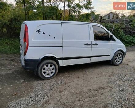 Белый Мерседес Вито, объемом двигателя 2.15 л и пробегом 300 тыс. км за 3000 $, фото 7 на Automoto.ua