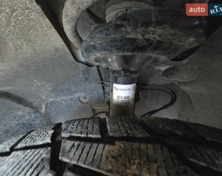 Белый Мерседес Вито, объемом двигателя 2.15 л и пробегом 388 тыс. км за 4800 $, фото 24 на Automoto.ua