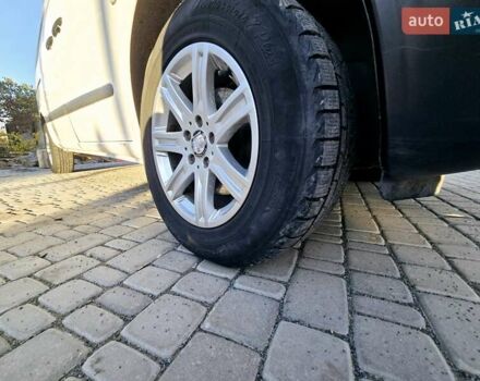 Белый Мерседес Вито, объемом двигателя 2.15 л и пробегом 388 тыс. км за 4800 $, фото 26 на Automoto.ua