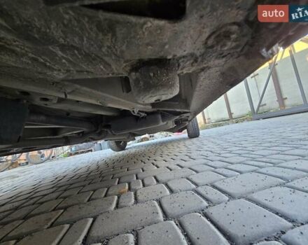 Белый Мерседес Вито, объемом двигателя 2.15 л и пробегом 388 тыс. км за 4800 $, фото 22 на Automoto.ua