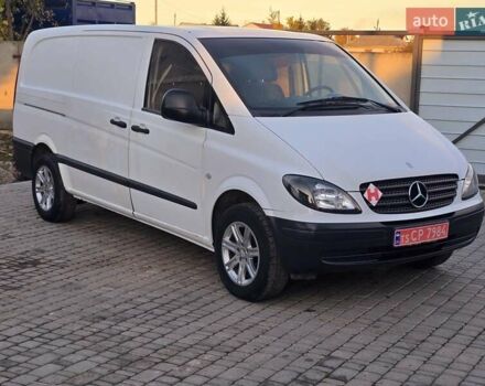 Белый Мерседес Вито, объемом двигателя 2.15 л и пробегом 388 тыс. км за 4800 $, фото 1 на Automoto.ua