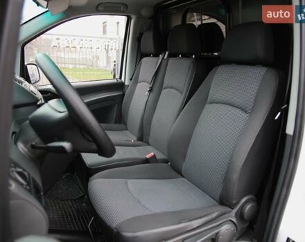 Белый Мерседес Вито, объемом двигателя 2.14 л и пробегом 528 тыс. км за 9900 $, фото 6 на Automoto.ua