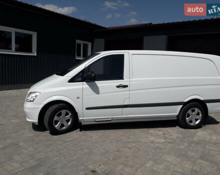 Білий Мерседес Віто, об'ємом двигуна 2.15 л та пробігом 250 тис. км за 7100 $, фото 4 на Automoto.ua