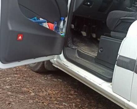 Белый Мерседес Вито, объемом двигателя 2.14 л и пробегом 213 тыс. км за 13500 $, фото 5 на Automoto.ua