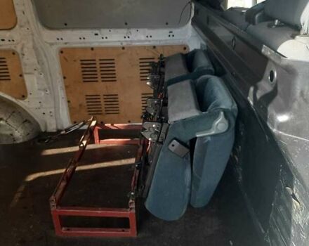 Белый Мерседес Вито, объемом двигателя 2.14 л и пробегом 456 тыс. км за 8000 $, фото 14 на Automoto.ua