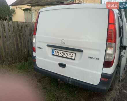 Белый Мерседес Вито, объемом двигателя 2.15 л и пробегом 338 тыс. км за 10500 $, фото 1 на Automoto.ua