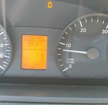 Белый Мерседес Вито, объемом двигателя 2.14 л и пробегом 313 тыс. км за 13850 $, фото 20 на Automoto.ua