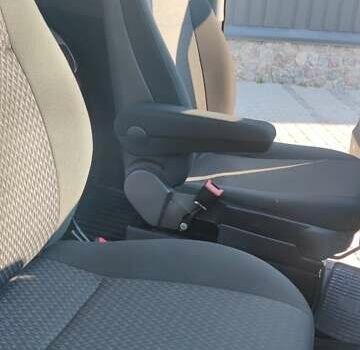 Белый Мерседес Вито, объемом двигателя 2.14 л и пробегом 313 тыс. км за 13850 $, фото 21 на Automoto.ua