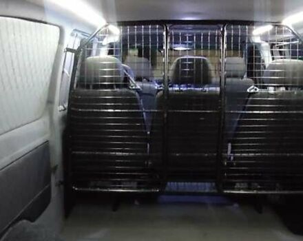 Белый Мерседес Вито, объемом двигателя 2.14 л и пробегом 313 тыс. км за 13850 $, фото 7 на Automoto.ua