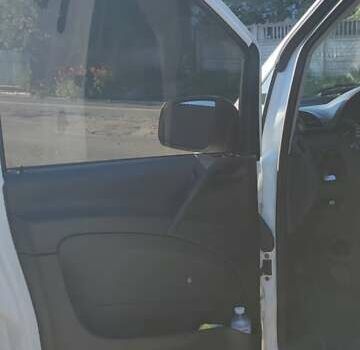 Белый Мерседес Вито, объемом двигателя 2.14 л и пробегом 313 тыс. км за 13850 $, фото 11 на Automoto.ua