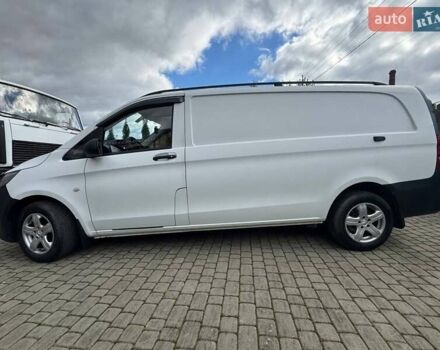 Белый Мерседес Вито, объемом двигателя 2.14 л и пробегом 270 тыс. км за 15900 $, фото 2 на Automoto.ua