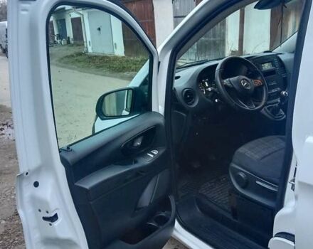 Белый Мерседес Вито, объемом двигателя 1.6 л и пробегом 137 тыс. км за 15100 $, фото 6 на Automoto.ua