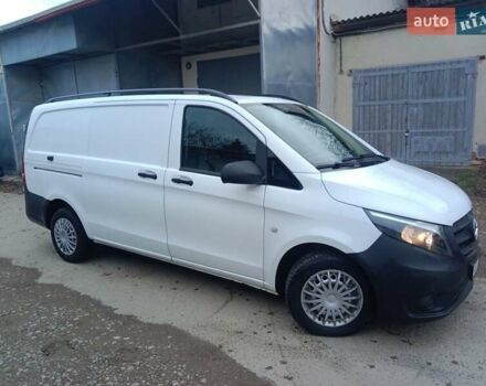 Белый Мерседес Вито, объемом двигателя 1.6 л и пробегом 137 тыс. км за 15100 $, фото 1 на Automoto.ua