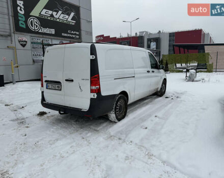 Белый Мерседес Вито, объемом двигателя 2.14 л и пробегом 350 тыс. км за 17500 $, фото 3 на Automoto.ua
