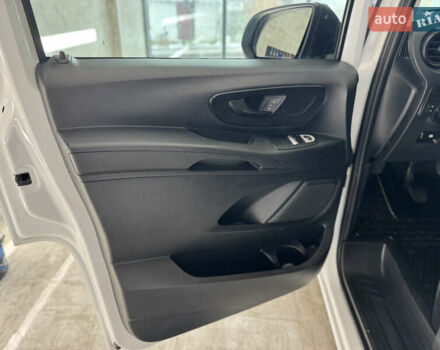 Белый Мерседес Вито, объемом двигателя 2.14 л и пробегом 143 тыс. км за 15999 $, фото 12 на Automoto.ua