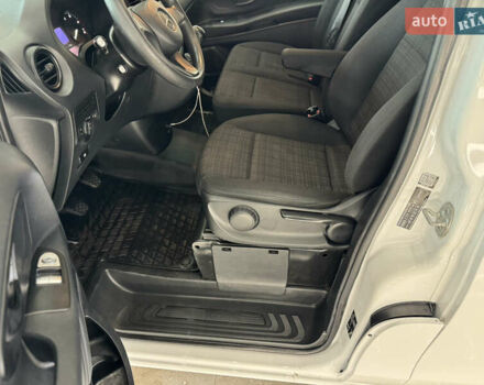 Белый Мерседес Вито, объемом двигателя 2.14 л и пробегом 143 тыс. км за 15999 $, фото 13 на Automoto.ua