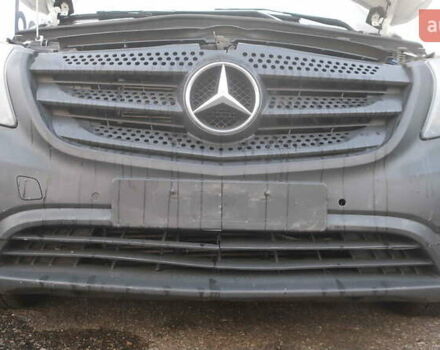 Белый Мерседес Вито, объемом двигателя 2.2 л и пробегом 187 тыс. км за 13500 $, фото 3 на Automoto.ua