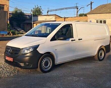 Білий Мерседес Віто, об'ємом двигуна 2.15 л та пробігом 319 тис. км за 18900 $, фото 1 на Automoto.ua