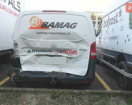 Белый Мерседес Вито, объемом двигателя 2.2 л и пробегом 187 тыс. км за 13500 $, фото 9 на Automoto.ua