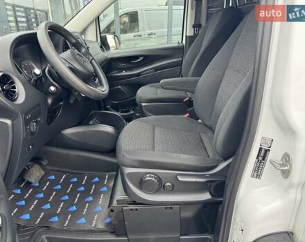 Белый Мерседес Вито, объемом двигателя 2 л и пробегом 186 тыс. км за 25500 $, фото 20 на Automoto.ua