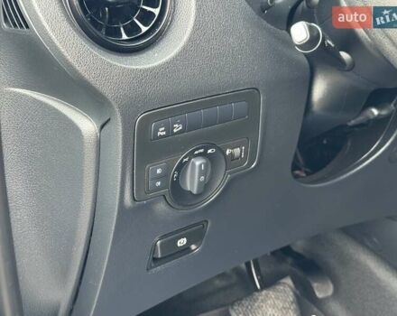 Белый Мерседес Вито, объемом двигателя 2 л и пробегом 186 тыс. км за 25500 $, фото 15 на Automoto.ua