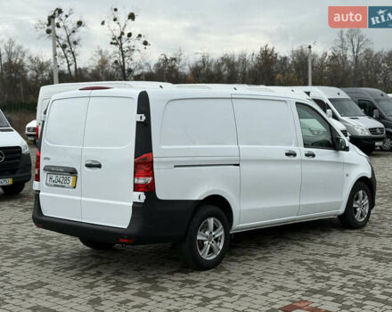 Белый Мерседес Вито, объемом двигателя 1.8 л и пробегом 126 тыс. км за 17777 $, фото 4 на Automoto.ua