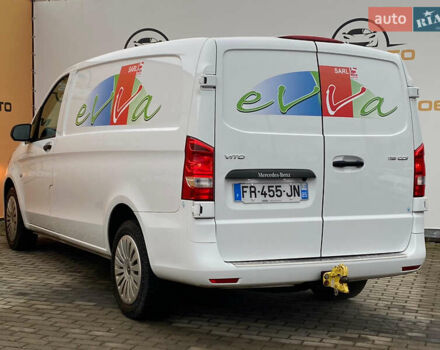 Белый Мерседес Вито, объемом двигателя 2.15 л и пробегом 195 тыс. км за 20700 $, фото 7 на Automoto.ua