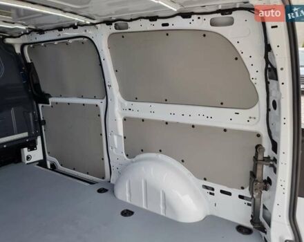 Белый Мерседес Вито, объемом двигателя 2 л и пробегом 210 тыс. км за 22900 $, фото 33 на Automoto.ua