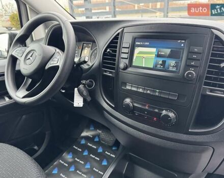 Белый Мерседес Вито, объемом двигателя 2 л и пробегом 186 тыс. км за 25500 $, фото 3 на Automoto.ua