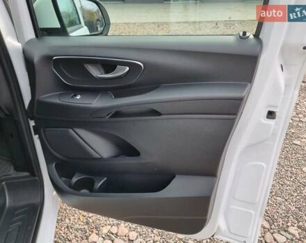 Белый Мерседес Вито, объемом двигателя 2 л и пробегом 210 тыс. км за 22900 $, фото 21 на Automoto.ua