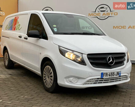 Белый Мерседес Вито, объемом двигателя 2.15 л и пробегом 195 тыс. км за 20700 $, фото 2 на Automoto.ua