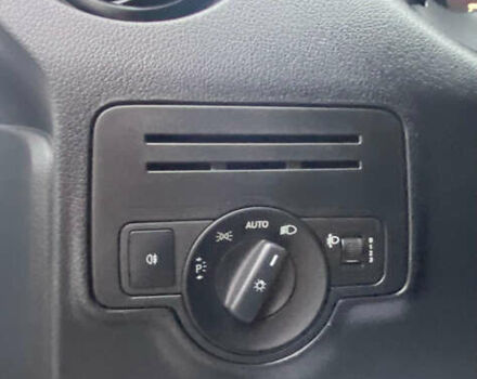 Білий Мерседес Віто, об'ємом двигуна 2.15 л та пробігом 195 тис. км за 20700 $, фото 17 на Automoto.ua