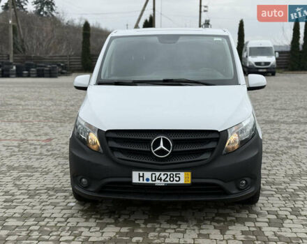 Белый Мерседес Вито, объемом двигателя 1.8 л и пробегом 126 тыс. км за 17777 $, фото 2 на Automoto.ua