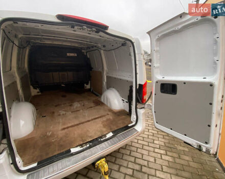 Білий Мерседес Віто, об'ємом двигуна 2.15 л та пробігом 195 тис. км за 20700 $, фото 22 на Automoto.ua