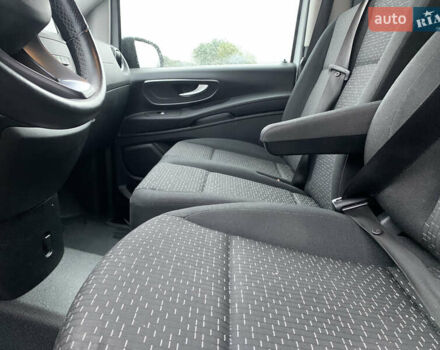 Белый Мерседес Вито, объемом двигателя 1.95 л и пробегом 228 тыс. км за 22600 $, фото 15 на Automoto.ua