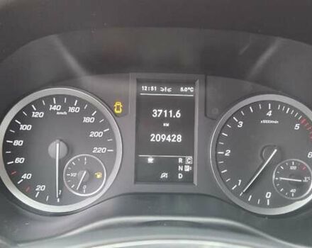 Белый Мерседес Вито, объемом двигателя 2 л и пробегом 209 тыс. км за 24399 $, фото 27 на Automoto.ua