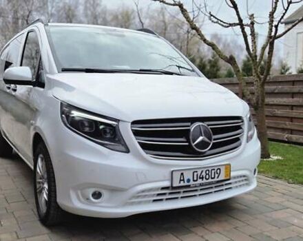 Белый Мерседес Вито, объемом двигателя 2 л и пробегом 209 тыс. км за 24399 $, фото 2 на Automoto.ua