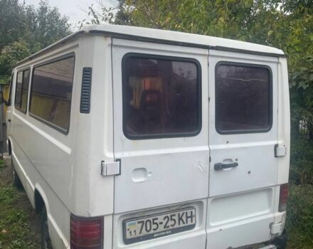 Мерседес Вито 1991 в Буче на Automoto.ua Белый Мерседес Вито, объемом двигателя 2.4 л и пробегом 450 тыс. км за 3000 $, фото 7 на Automoto.ua