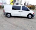 Белый Мерседес Вито, объемом двигателя 2.3 л и пробегом 356 тыс. км за 2500 $, фото 3 на Automoto.ua