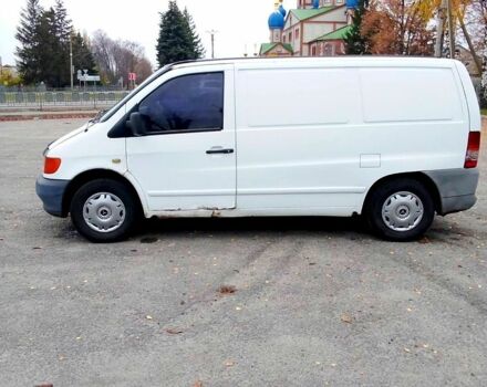 Белый Мерседес Вито, объемом двигателя 2.3 л и пробегом 356 тыс. км за 2500 $, фото 2 на Automoto.ua