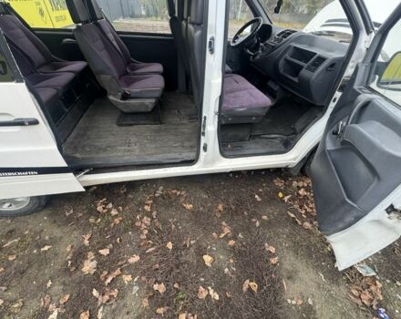 Белый Мерседес Вито, объемом двигателя 2.3 л и пробегом 415 тыс. км за 2999 $, фото 17 на Automoto.ua