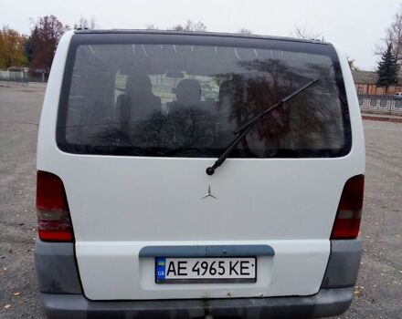 Белый Мерседес Вито, объемом двигателя 2.3 л и пробегом 356 тыс. км за 2500 $, фото 4 на Automoto.ua
