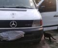Белый Мерседес Вито, объемом двигателя 2.2 л и пробегом 250 тыс. км за 3500 $, фото 1 на Automoto.ua