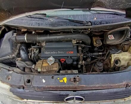 Белый Мерседес Вито, объемом двигателя 2.2 л и пробегом 0 тыс. км за 2400 $, фото 5 на Automoto.ua