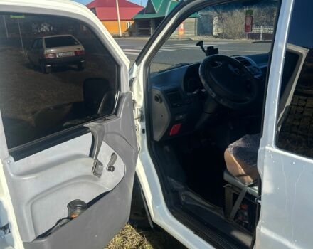 Белый Мерседес Вито, объемом двигателя 2.2 л и пробегом 414 тыс. км за 4500 $, фото 6 на Automoto.ua